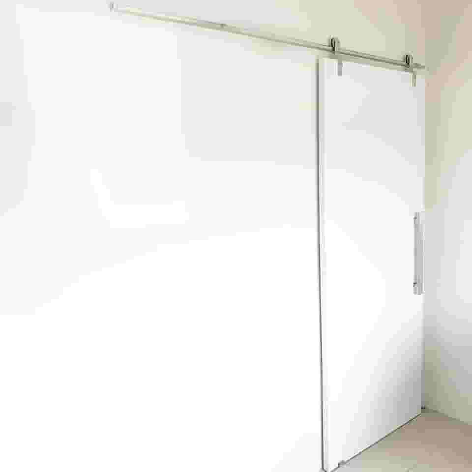 Porta Branca 80cm + Kit De Correr 1,5m + Puxador Flat Polido