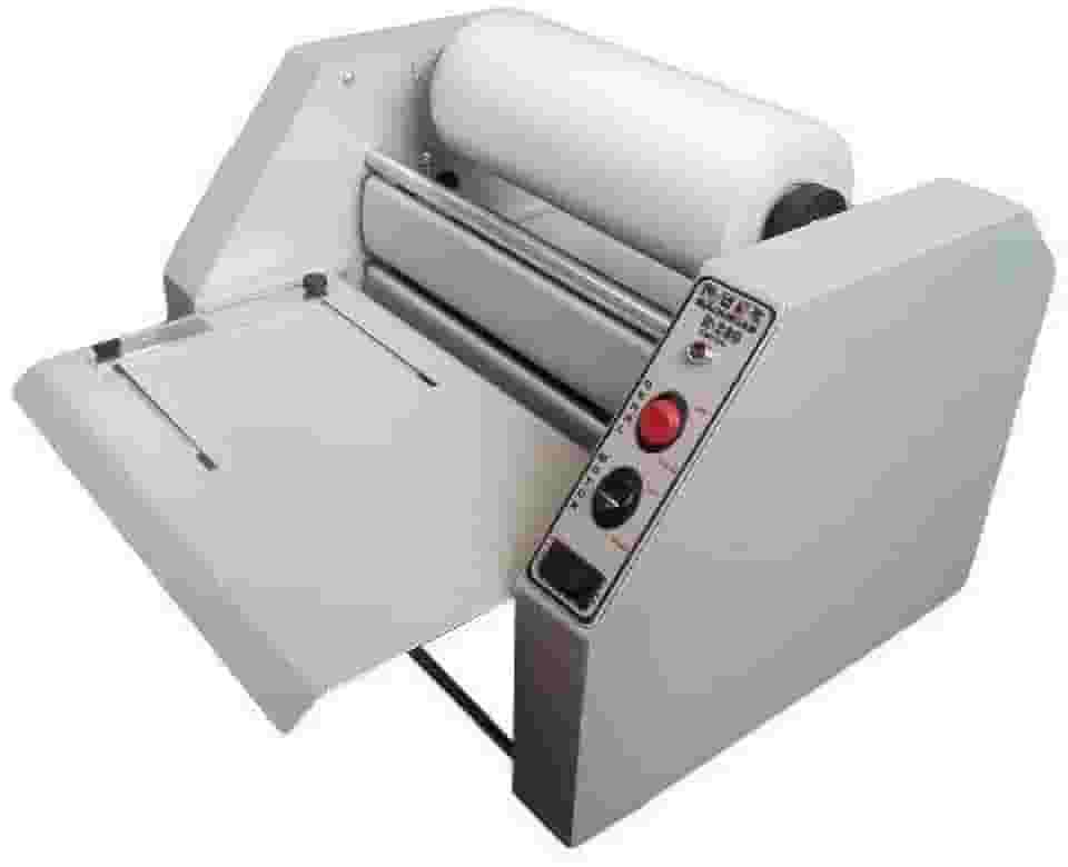 Plastificadora Profissional De Bobina AtÃ:copyright: A3 Bi-volt R-380 MR Máquina