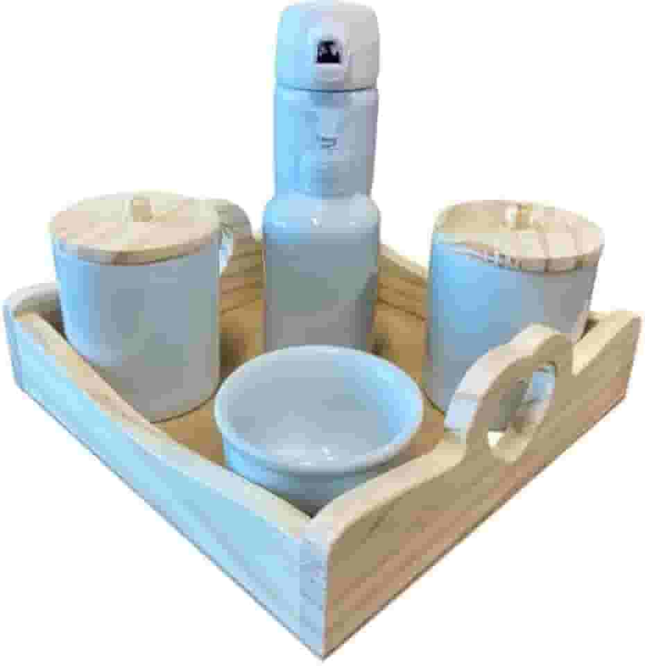 Kit Higiene Bebê Porcelana SEM PERSONALIZAÇÃO c/Garrafa Térmica Branca e Bandeja Coração