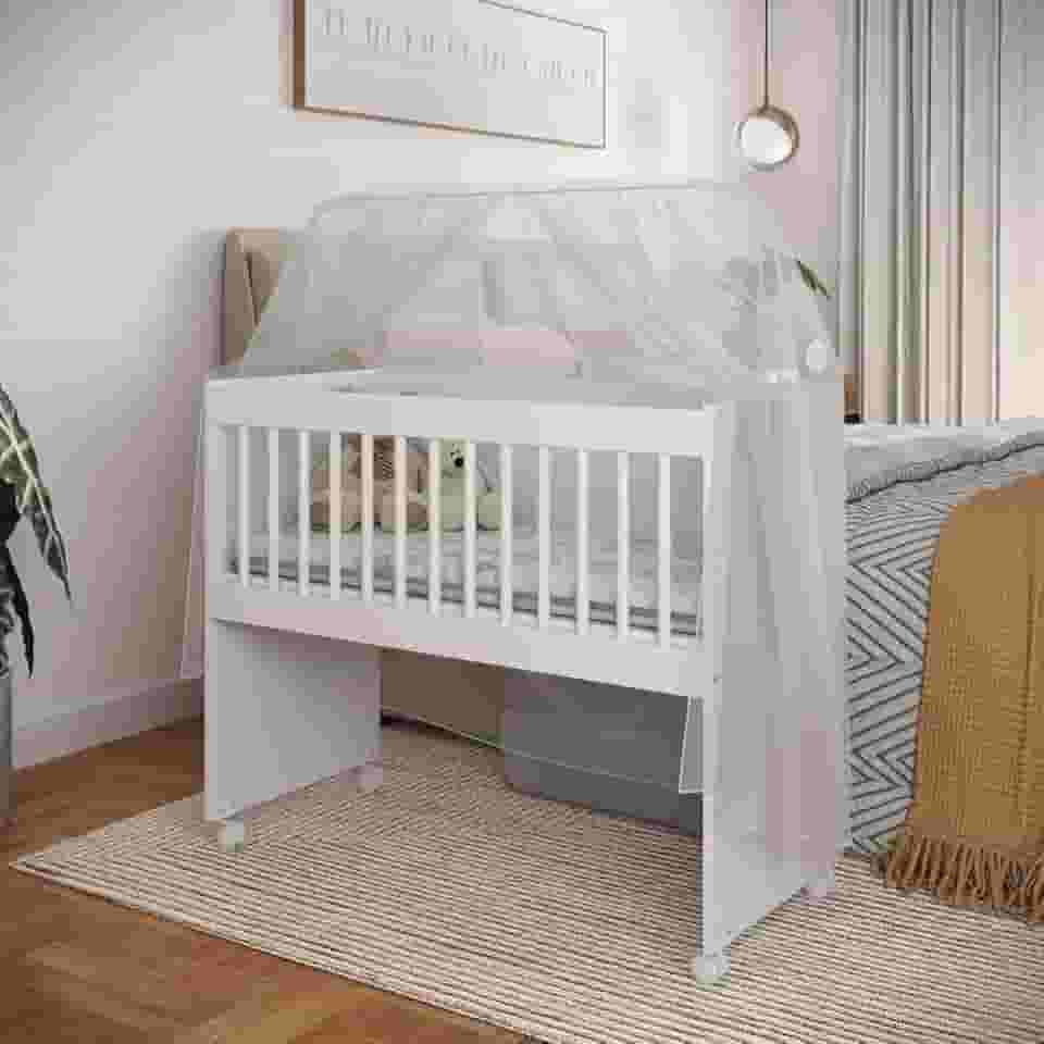 Mini Berço Com Rodas Colchão E Suporte Mosquiteiro Moisés Multifuncional Mini Chiqueirinho Variável Mesinha Versátil (Moisés Branco)