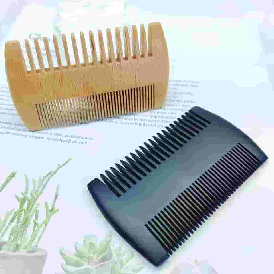 Conjunto de 2 pentes de bigode de madeira com 14 dentes, ferramenta de cuidados frente e verso para manutenção de barbas e pelos faciais - multicolorido