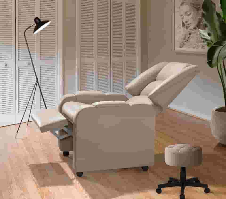 Poltrona Do Papai Reclinável Confortável Suécia Com Rodízio - Corino Bege