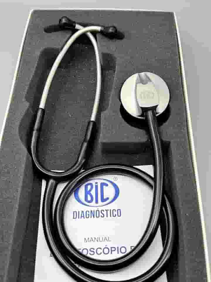 Estetoscópio Adulto Unisson Standard Preto Tradicional BIC - Ideal para Estudantes Enfermagem e Veterinária