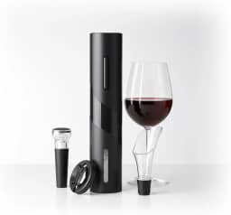 Kit Abridor de Vinho Elétrico Automático com Cortador de Lacre, Aerador e Tampa a Vácuo - Praticidade e elegância na hora de apreciar seu vinho - cor Preto