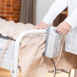 Colchão Pneumático para Tratamento de Escaras até 135 Kg Air Plus Dellamed