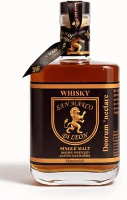 SINGLE MALT WHISKY SAN MARCO DI LEON - ENVELHECIDO 3 ANOS EM BARRIL DE CARVALHO TOSTA MÉDIA - DESTILAÇÃO DUPLA - ARTESANAL - SABOR SUAVE AMADEIRADO COM NOTAS DE AMÊNDOAS, NOZES E MEL - 700 ml 40% vol.