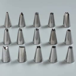 Kit de ferramentas de tubulação de aço inoxidável 304 pacote com 9 - Bocais profissionais de decoração de bolos e sacos de confeitaria para assar/congelar