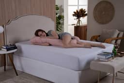 Travesseiro de Corpo Para Gestantes Com Capa 200 fios Micro Percal Enchimento Fibra 100% Silicone Tamanho 60 x 1,10m (Rosa)