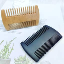 Conjunto de 2 pentes de bigode de madeira com 14 dentes, ferramenta de cuidados frente e verso para manutenção de barbas e pelos faciais - multicolorido