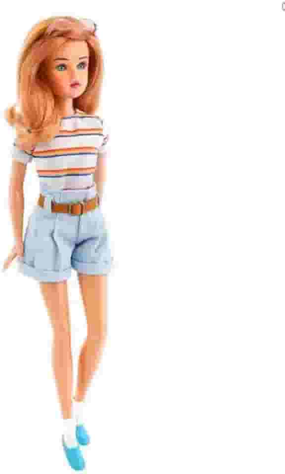 Estrela Boneca Susi Max Strange Things - Edição Limitada 2021 - Boneca com Bermuda, Óculos, Cinto, Camiseta, Meia e Tênis - Criança Feminina