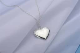 Colar de medalhão com pingente de foto de coração para mulheres e homens, colar com foto personalizada para presente memorial