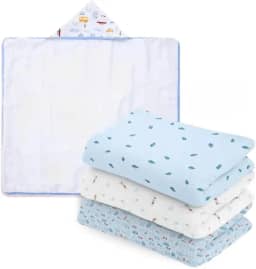Kit Toalha De Banho Para Bebê 94cm x 70cm Com Capuz + Cueiro Flanel 100% Algodão Estampado (3 Unidades) - Maciez, Absorção E Conforto Para O Seu Bebê (Azul)