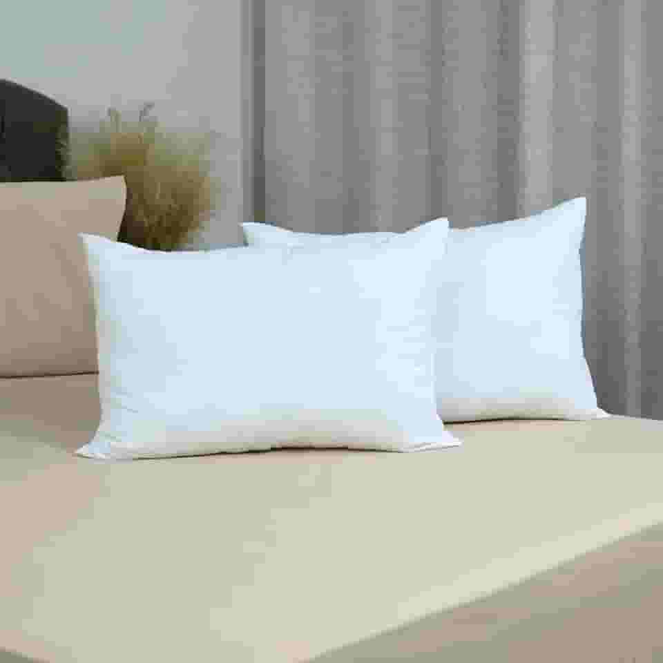 Kit 2 Travesseiros de Pluma de Ganso Sintético, Micropercal 200 Fios, Branco, 68x48cm, Revestimento em Poliéster, 600g, para Adulto