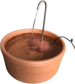 Fonte Bebedouro Pet em Cerâmica Silenciosa com Filtro – Água Geladinha, Fresca e Filtrada, Bomba com Ventosa Fixa, Ideal para Gatos e Cães