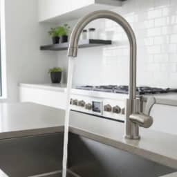 Torneira Curva Alta Inox 304, 1/4 Volta, Gira 360°, Arejador Econômico | Cozinha Gourmet Bancada