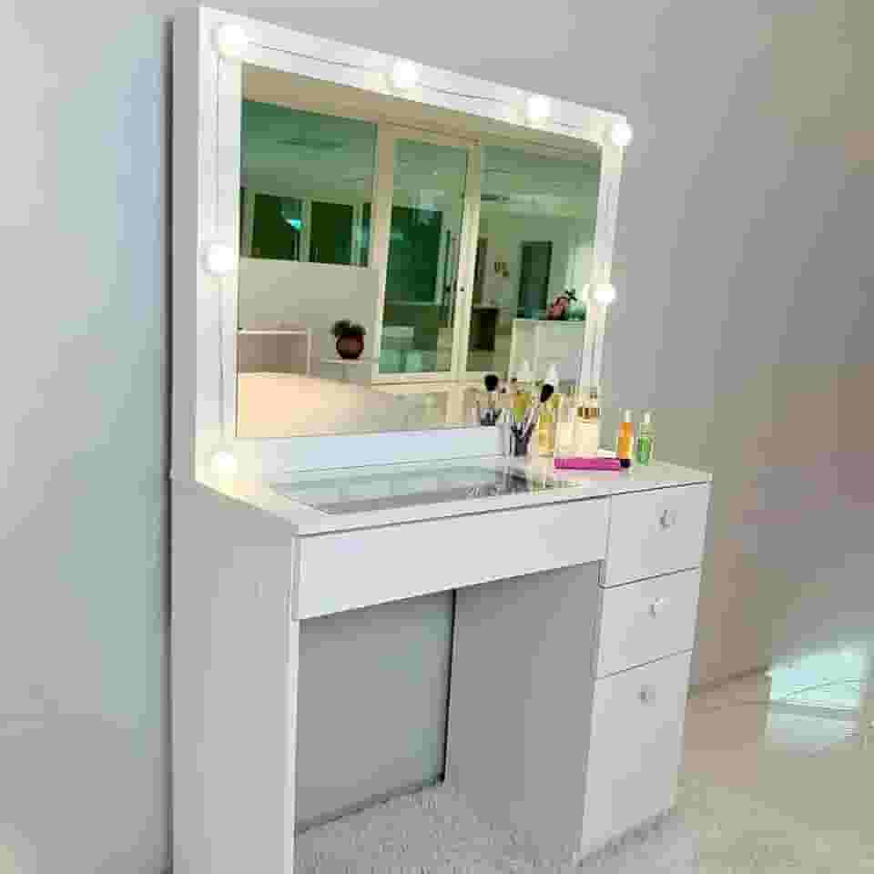 Penteadeira Ditália c/tampo de vidro + kit luz Pe-120 Cor:branco