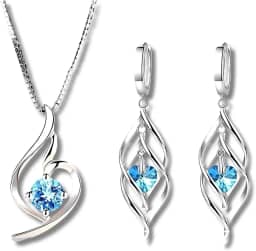 Conjunto Feminino 'Esterlina Blue' com Colar e Brincos Banhados em Prata 925 – Semijoia com Pingentes de Zircônia Azul em Formato de Coração – Elegância e Sofisticação para o Dia a Dia