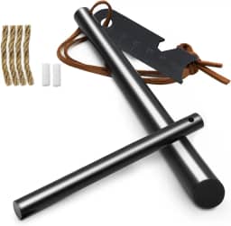 BCHARYA Ferramenta de sobrevivência para iniciantes de fogo, kit de haste de ferro com cordão de pescoço de couro e multiferramentas, ignição de sobrevivência de pederneira e aço com corda e aba para