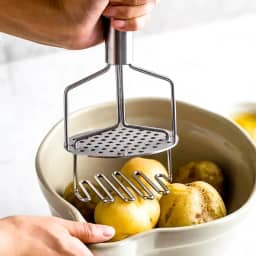 Espremedor de Batata Duplo em Aço Inox – Fácil de Usar, Resistente e Ideal para Purês, Nhoques e Recheios