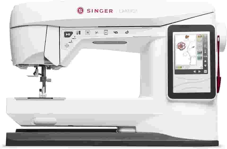 Máquina de Bordado SINGER EM9305 | 150 Matrizes, Tela Touch, Corte de Linha Automático | USB, 240x150mm, LED, Fonte Inclusa | Bivolt