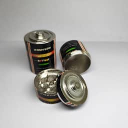 Triturador Vintage de Metal com 3 Partes, Dichavador com Compartimento de Armazenagem, Preto