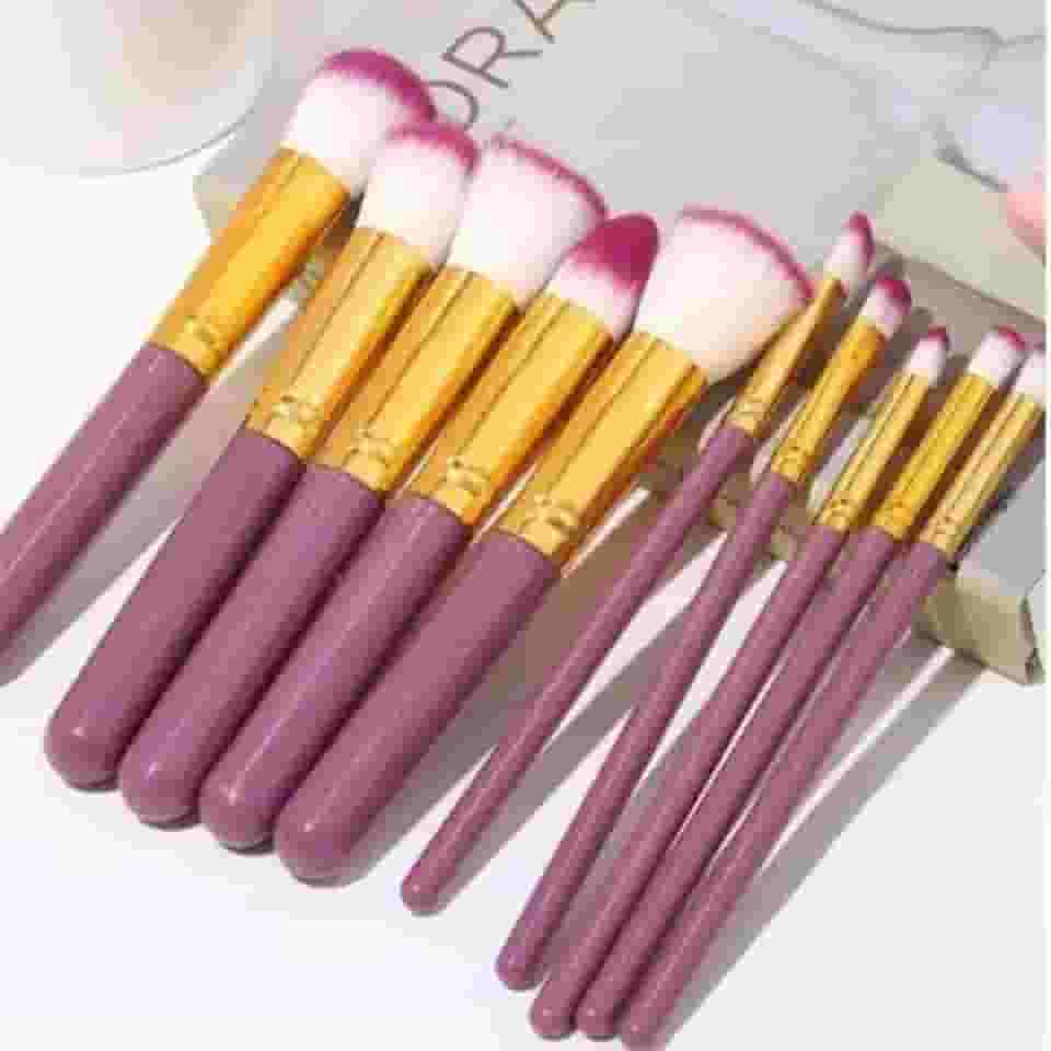 Kit de Pincéis Profissionais para Maquiagem – 10 Peças Premium, Cerdas Sintéticas Macias, Cabo Ergonômico, Ideal para Base, Contorno, Esfumar e Olhos – Design Luxuoso (Roxo)