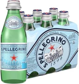 Águas. Água mineral natural com gás Pellegrino, 250 ml. (6 unidades)