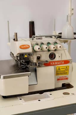 Máquina de Costura Industrial Interlock FY55 Yamata COMPLETA (220)