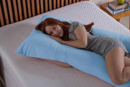 Travesseiro de Corpo Para Gestantes Com Capa 200 fios Micro Percal Enchimento Fibra 100% Silicone (Azul)