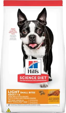Ração Hill's Science Diet Light com Baixas Calorias Pedaços Pequenos para Cães Adultos Sabor Frango 6.8kg