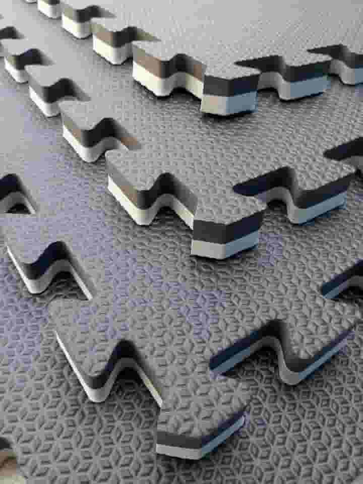 Kit com 4 Tatames Dupla Face Cinza com Preto 50x50x2cm