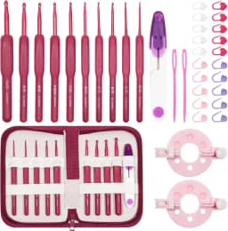VASTRISE Conjunto de 34 agulhas de crochê, 9 tamanhos de 2,5 a 6 mm vermelho gradiente de alumínio ergonômico macio com alça de crochê com estojo e kit de crochê para iniciantes e adultos para mãos