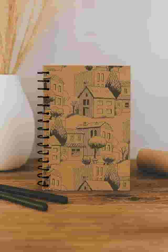 Caderneta 1/8 flexível Kraft House cod. 0485 com 80 folhas pautadas - abyaragraf