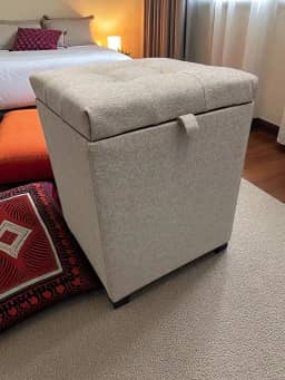 Puff Baú Toquio Estofado Em Linho - Bege