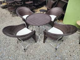 Jogo 1 Mesa 4 Cadeiras Área Externa Alumínio e Fibra